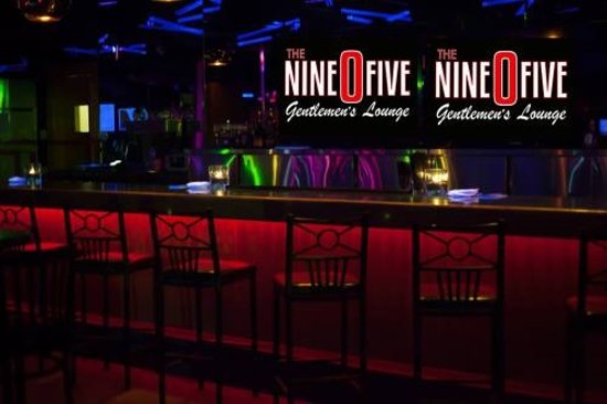 The Nine-0-Five Lounge