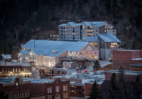 Deadwood Mountain Grand Hotel & Casino