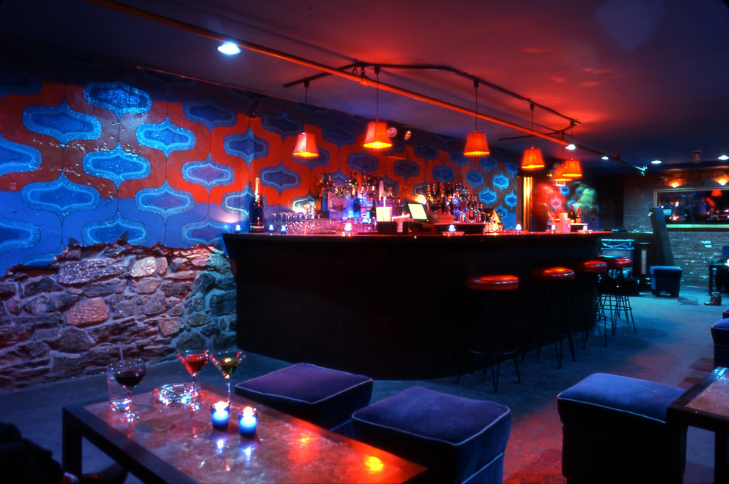 DeVille Lounge