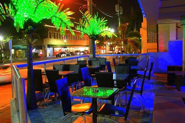 Oasis Lounge And Hookah Bar
