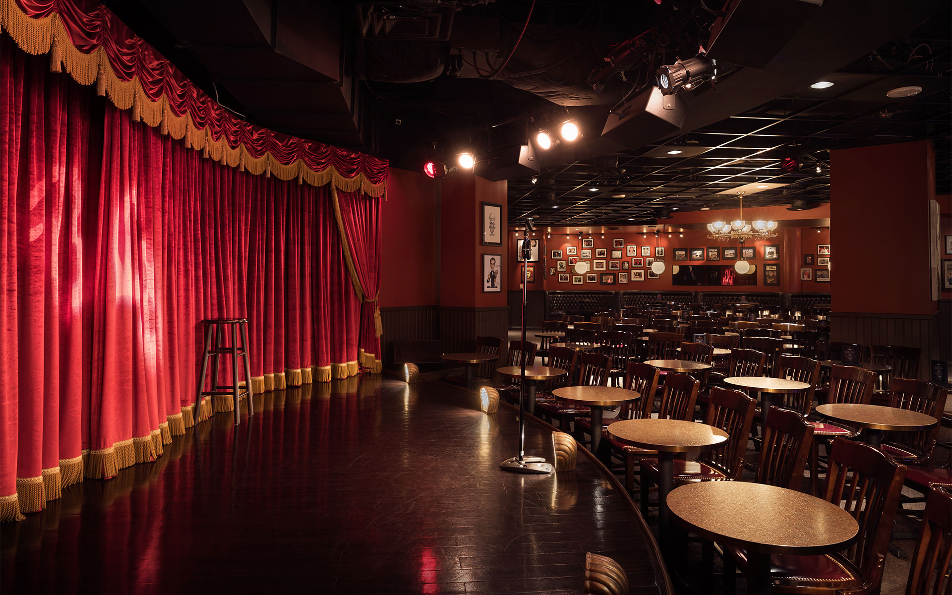 Brad Garrett's Comedy Club
