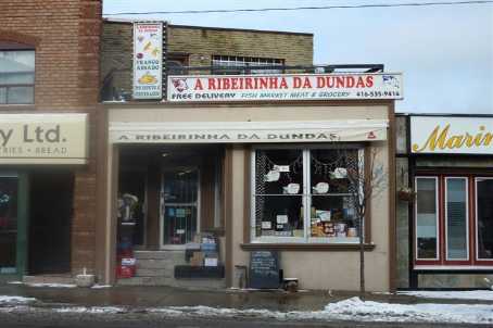1560 Dundas Street West